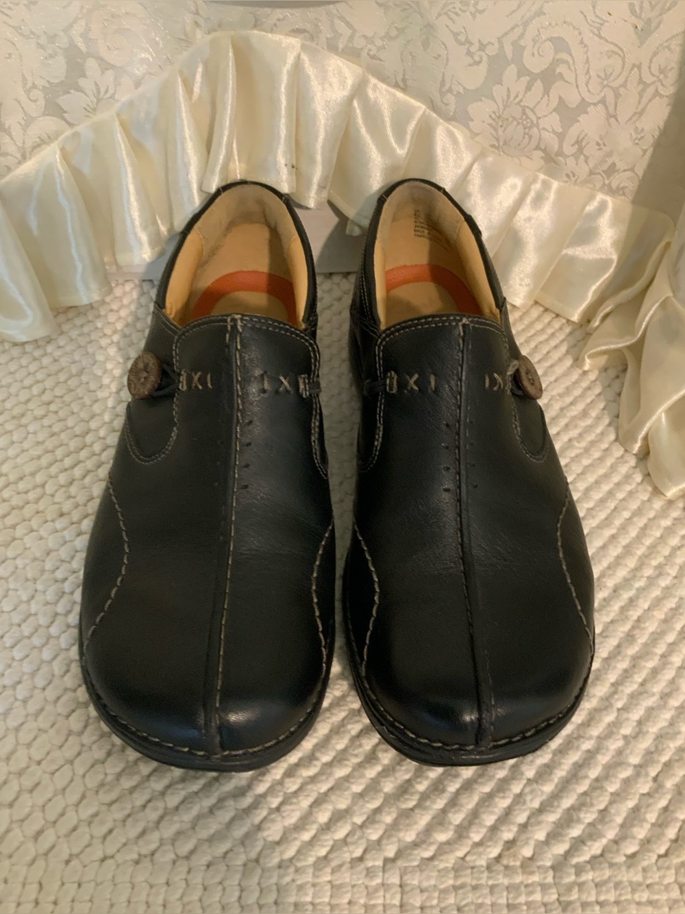 CLARKS - Picture 3 of 9